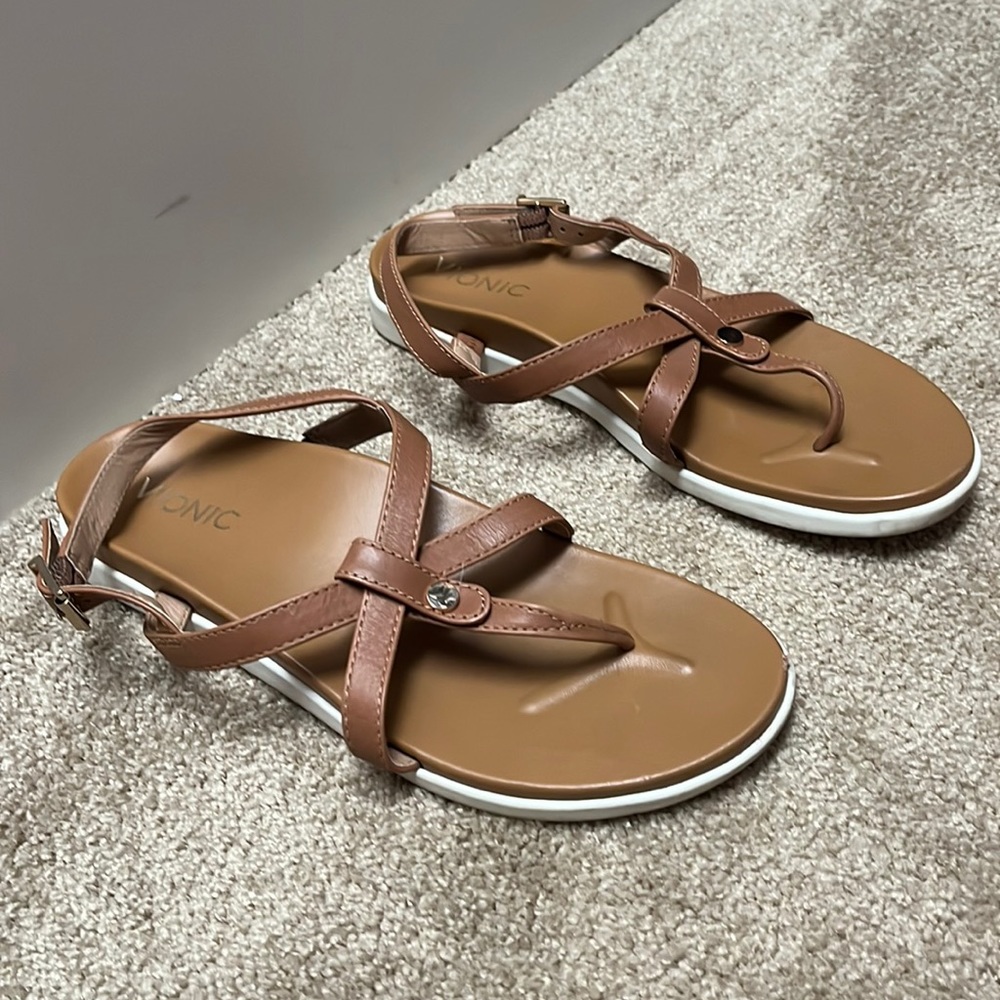 Vionic Leather Sandals